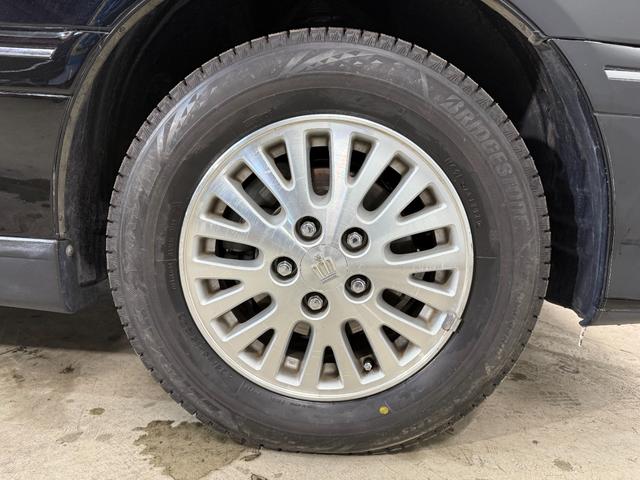 クラウン ロイヤルエクストラＦｏｕｒ　Ｑパッケージ　４ＷＤ　エアバック　パワステ　パワーウインド　ＡＢＳ　エアコン　キーレスキー　パワーシート　禁煙車（39枚目）