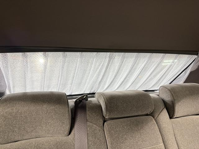 クラウン ロイヤルエクストラＦｏｕｒ　Ｑパッケージ　４ＷＤ　エアバック　パワステ　パワーウインド　ＡＢＳ　エアコン　キーレスキー　パワーシート　禁煙車（40枚目）