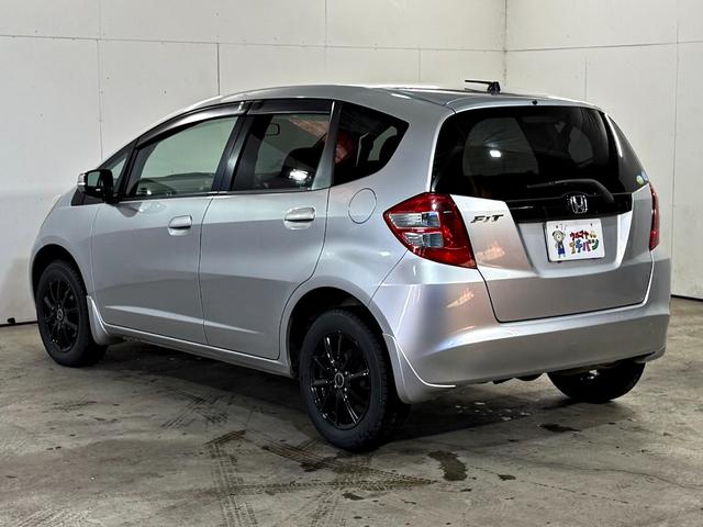 フィット G ETC車載器 パワーウィンド AW パワステ 4WD ABS付 エアコン 運転席エアバッグ Wエアバック キーレスエントリ(6枚目)