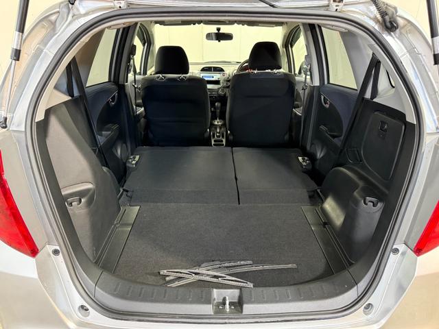 フィット G ETC車載器 パワーウィンド AW パワステ 4WD ABS付 エアコン 運転席エアバッグ Wエアバック キーレスエントリ(17枚目)