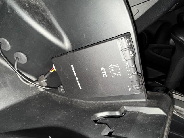 フィット G ETC車載器 パワーウィンド AW パワステ 4WD ABS付 エアコン 運転席エアバッグ Wエアバック キーレスエントリ(20枚目)