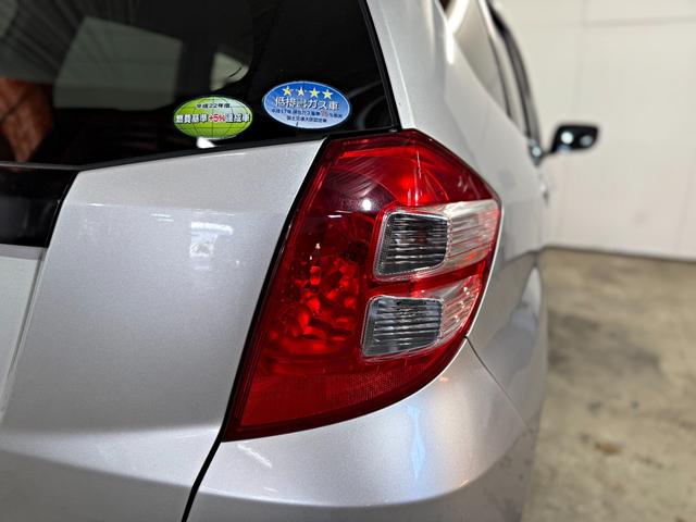 フィット G ETC車載器 パワーウィンド AW パワステ 4WD ABS付 エアコン 運転席エアバッグ Wエアバック キーレスエントリ(24枚目)