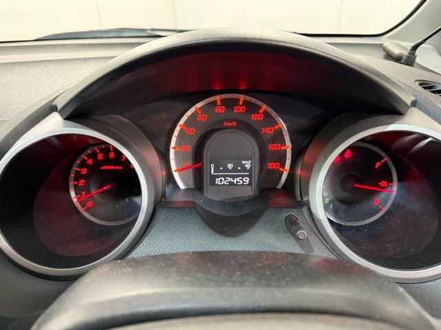 フィット G ETC車載器 パワーウィンド AW パワステ 4WD ABS付 エアコン 運転席エアバッグ Wエアバック キーレスエントリ(26枚目)