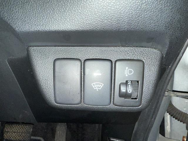 フィット G ETC車載器 パワーウィンド AW パワステ 4WD ABS付 エアコン 運転席エアバッグ Wエアバック キーレスエントリ(27枚目)