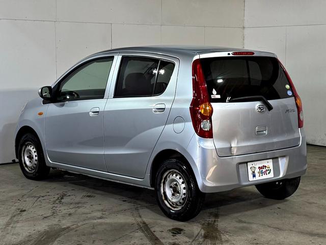 ミラ Ｌ　パワーウィンドー　キーレス付き　エアバック　助手席エアバック　マニュアルエアコン　パワーステアリング（6枚目）