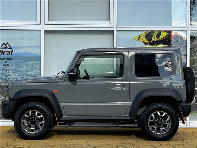 ジムニーシエラ ＪＣ　カロッツエリア９インチナビ　フルセグＴＶ　純正マッドガード　シートヒーター　アイドリングストップ　リアソナー　ＬＥＤヘッドライト　プッシュスタート　スマートキー（5枚目）