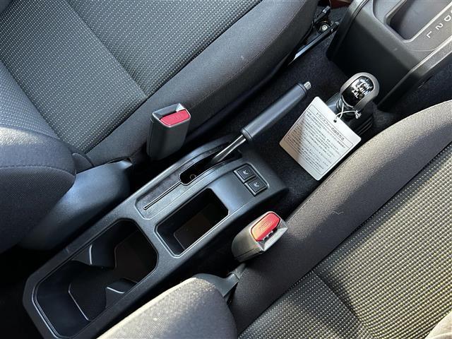 ジムニーシエラ ＪＣ　カロッツエリア９インチナビ　フルセグＴＶ　純正マッドガード　シートヒーター　アイドリングストップ　リアソナー　ＬＥＤヘッドライト　プッシュスタート　スマートキー（14枚目）