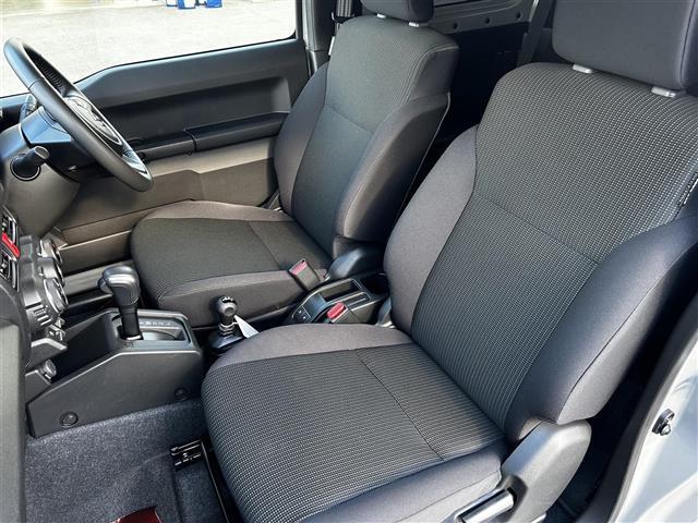 ジムニーシエラ ＪＣ　カロッツエリア９インチナビ　フルセグＴＶ　純正マッドガード　シートヒーター　アイドリングストップ　リアソナー　ＬＥＤヘッドライト　プッシュスタート　スマートキー（21枚目）