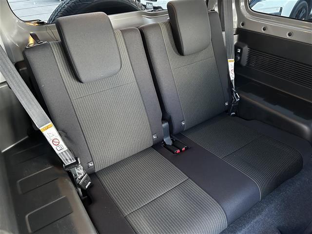 ジムニーシエラ ＪＣ　カロッツエリア９インチナビ　フルセグＴＶ　純正マッドガード　シートヒーター　アイドリングストップ　リアソナー　ＬＥＤヘッドライト　プッシュスタート　スマートキー（22枚目）