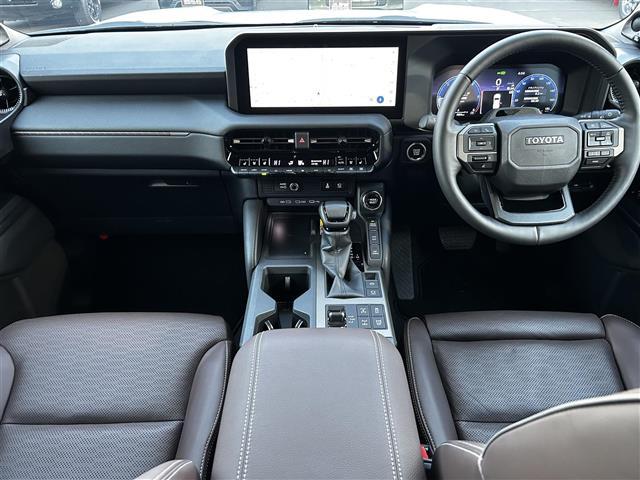 ランドクルーザー250 ZXファーストエディション JBLサウンドシステム 全方位カメラ フルセグTV モデリスタパッケージ 丸目LEDヘッドライト サンルーフ コーナーセンサー レザーシート1列目2列目シートヒーター&クーラー 前席パワーシート(10枚目)