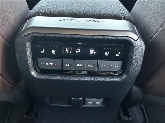 ランドクルーザー250 ZXファーストエディション JBLサウンドシステム 全方位カメラ フルセグTV モデリスタパッケージ 丸目LEDヘッドライト サンルーフ コーナーセンサー レザーシート1列目2列目シートヒーター&クーラー 前席パワーシート(34枚目)