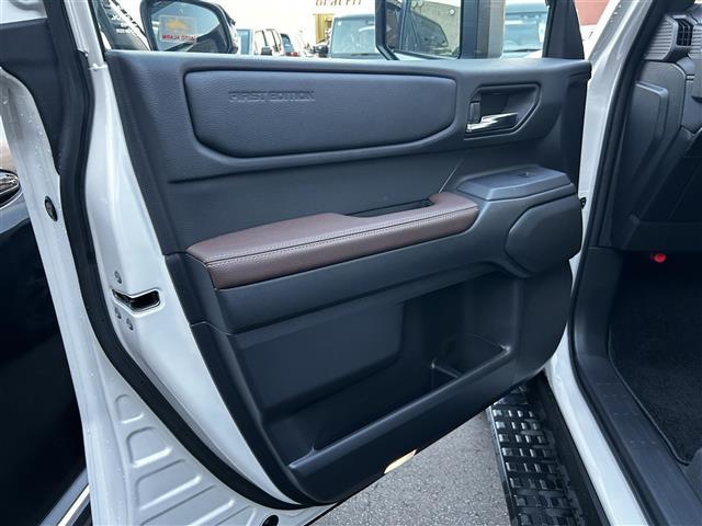 ランドクルーザー250 ZXファーストエディション JBLサウンドシステム 全方位カメラ フルセグTV モデリスタパッケージ 丸目LEDヘッドライト サンルーフ コーナーセンサー レザーシート1列目2列目シートヒーター&クーラー 前席パワーシート(35枚目)