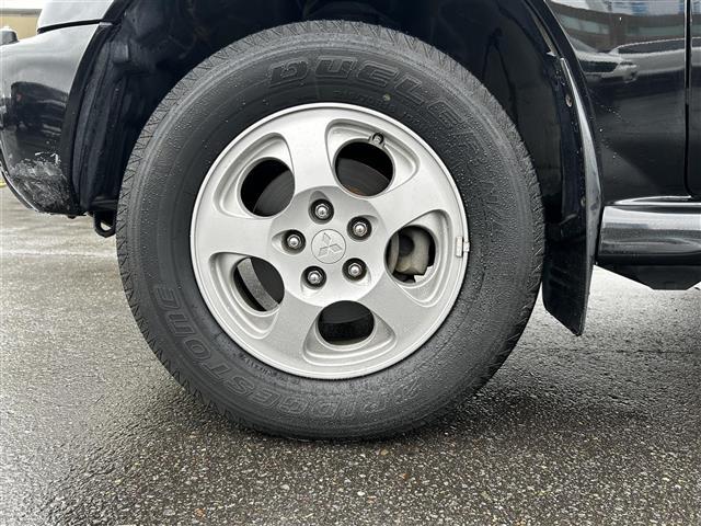 パジェロイオ パールパッケージ　ナビエディション　走行距離３６７００キロ　運転席助手席エアバック　純正アルミホイール　電動格納ドアミラー　オートエアコン　ＡＢＳ　背面タイヤ　社外ドライブレコーダー（9枚目）