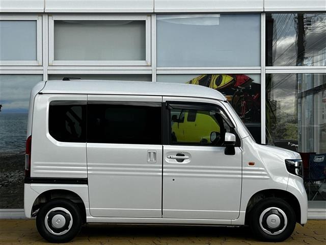Ｎ－ＶＡＮ＋スタイル ファン　ワンオーナー　カロッツェリアナビ　バックカメラ　ワンセグＴＶ　ＬＥＤヘッドライト　オプショングリル　充電用ＵＳＢジャック　アクティブクルーズコントロール　プッシュスタート　スマートキー（4枚目）