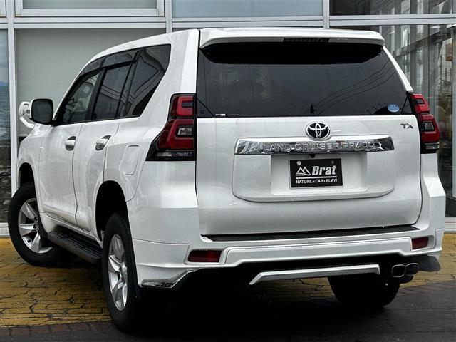 ランドクルーザープラド TX Lパッケージ 純正9インチナビ バックカメラ フルセグTV モデリスタエアロ レザーシート 前席パワーシート 前席シートヒーター&クーラー 電動格納サードシート LEDヘッドライト プッシュスタート スマートキー(6枚目)