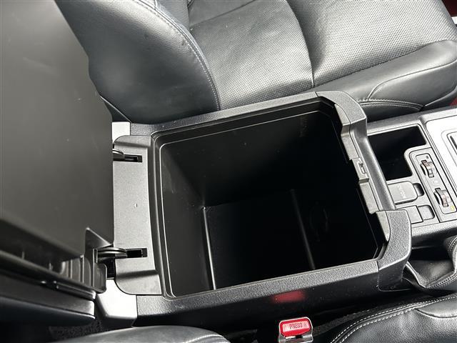 ランドクルーザープラド TX Lパッケージ 純正9インチナビ バックカメラ フルセグTV モデリスタエアロ レザーシート 前席パワーシート 前席シートヒーター&クーラー 電動格納サードシート LEDヘッドライト プッシュスタート スマートキー(16枚目)