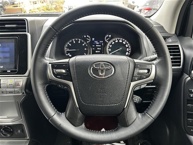 ランドクルーザープラド TX Lパッケージ 純正9インチナビ バックカメラ フルセグTV モデリスタエアロ レザーシート 前席パワーシート 前席シートヒーター&クーラー 電動格納サードシート LEDヘッドライト プッシュスタート スマートキー(17枚目)