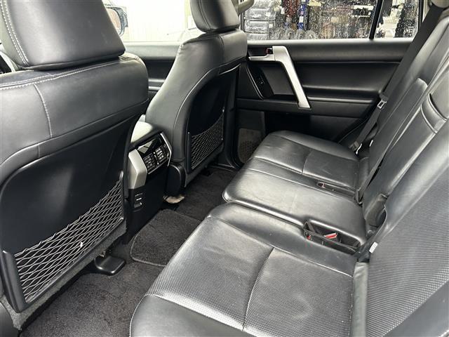 ランドクルーザープラド TX Lパッケージ 純正9インチナビ バックカメラ フルセグTV モデリスタエアロ レザーシート 前席パワーシート 前席シートヒーター&クーラー 電動格納サードシート LEDヘッドライト プッシュスタート スマートキー(26枚目)