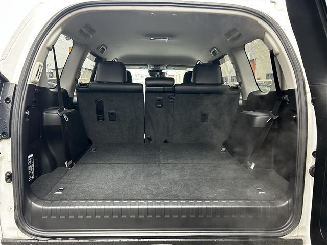 ランドクルーザープラド TX Lパッケージ 純正9インチナビ バックカメラ フルセグTV モデリスタエアロ レザーシート 前席パワーシート 前席シートヒーター&クーラー 電動格納サードシート LEDヘッドライト プッシュスタート スマートキー(30枚目)