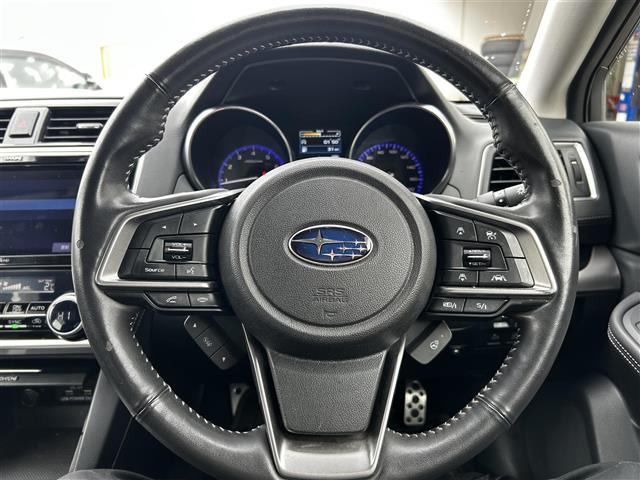 納車時には、整備業者が発行いたしました整備記録簿が必ず付きます。点検項目、交換部品など記録簿によりスタッフよりご説明致します。