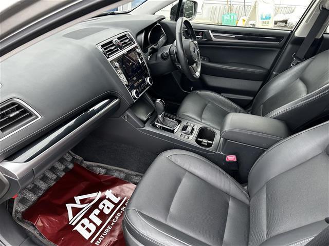 純正８インチナビ　フルセグＴＶ　フロント、左サイド、バックカメラ　黒革シート　全席シートヒーター　前席パワーシート　ドライブレコーダー　ＬＥＤヘッドライト　パワーバックドア　コーナーセンサー　ＥＴＣ