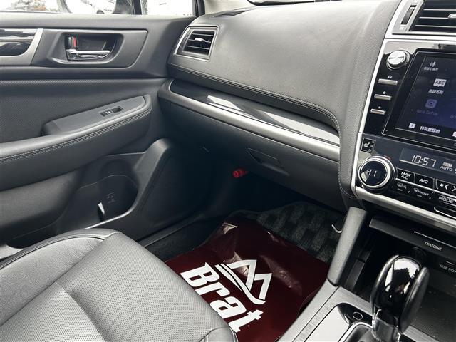 ＳＵＶ専門店のＢｒａｔ旭川です★当社では扱う商品すべて品質にこだわりを持ち、お客様へご提案しております。もちろん修復有や故障の多いモデルは扱いません★