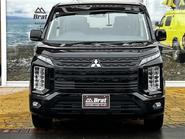 デリカＤ：５ ブラックエディション　アルパイン１１インチナビ　フリップダウンモニター　アラウンドビューモニター　フルセグ　黒革シート　前席シートヒーター　ステアリングヒーター　両側パワースライドドア　パワーバックドア　コーナーセンサー（2枚目）