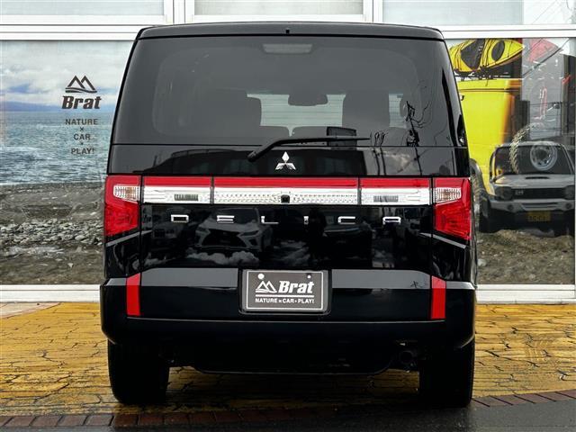 デリカＤ：５ ブラックエディション　アルパイン１１インチナビ　フリップダウンモニター　アラウンドビューモニター　フルセグ　黒革シート　前席シートヒーター　ステアリングヒーター　両側パワースライドドア　パワーバックドア　コーナーセンサー（7枚目）