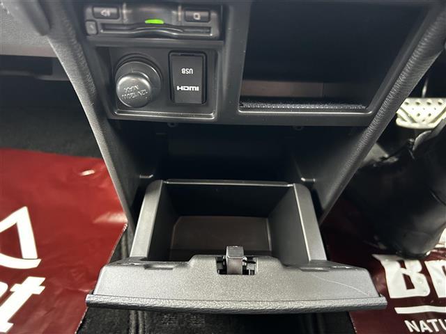 デリカＤ：５ ブラックエディション　アルパイン１１インチナビ　フリップダウンモニター　アラウンドビューモニター　フルセグ　黒革シート　前席シートヒーター　ステアリングヒーター　両側パワースライドドア　パワーバックドア　コーナーセンサー（14枚目）