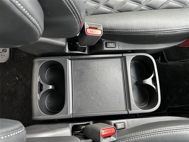 デリカＤ：５ ブラックエディション　アルパイン１１インチナビ　フリップダウンモニター　アラウンドビューモニター　フルセグ　黒革シート　前席シートヒーター　ステアリングヒーター　両側パワースライドドア　パワーバックドア　コーナーセンサー（15枚目）