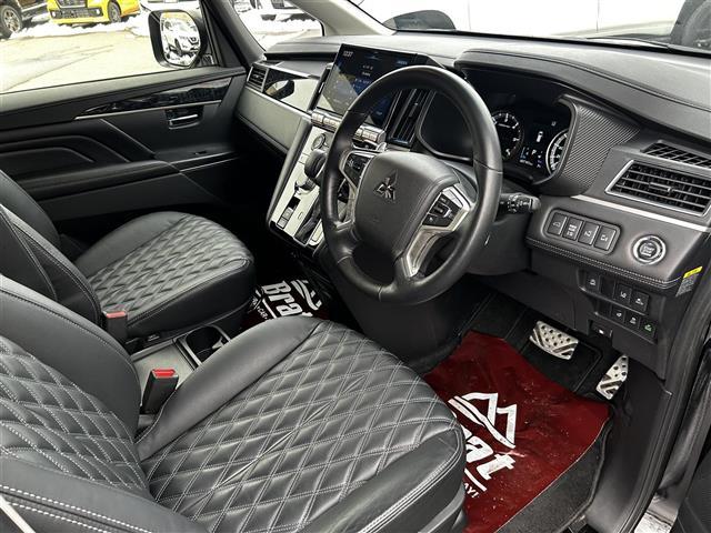 デリカＤ：５ ブラックエディション　アルパイン１１インチナビ　フリップダウンモニター　アラウンドビューモニター　フルセグ　黒革シート　前席シートヒーター　ステアリングヒーター　両側パワースライドドア　パワーバックドア　コーナーセンサー（19枚目）