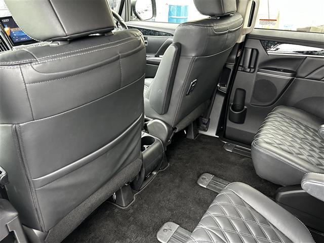 デリカＤ：５ ブラックエディション　アルパイン１１インチナビ　フリップダウンモニター　アラウンドビューモニター　フルセグ　黒革シート　前席シートヒーター　ステアリングヒーター　両側パワースライドドア　パワーバックドア　コーナーセンサー（25枚目）