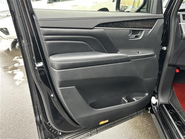 デリカＤ：５ ブラックエディション　アルパイン１１インチナビ　フリップダウンモニター　アラウンドビューモニター　フルセグ　黒革シート　前席シートヒーター　ステアリングヒーター　両側パワースライドドア　パワーバックドア　コーナーセンサー（36枚目）