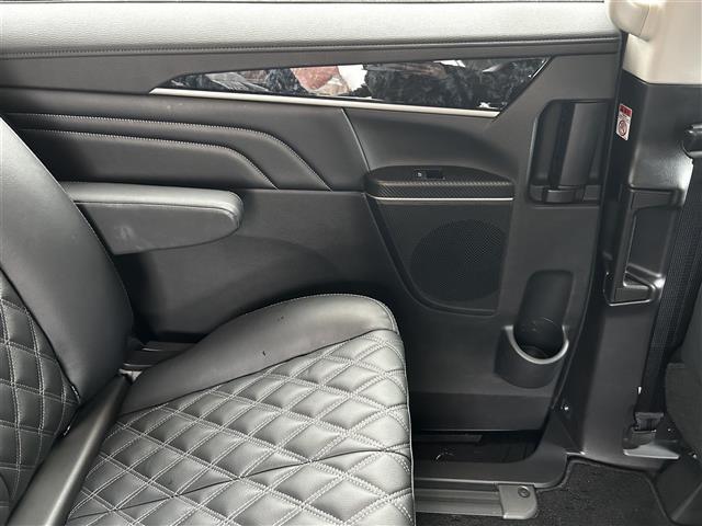 デリカＤ：５ ブラックエディション　アルパイン１１インチナビ　フリップダウンモニター　アラウンドビューモニター　フルセグ　黒革シート　前席シートヒーター　ステアリングヒーター　両側パワースライドドア　パワーバックドア　コーナーセンサー（37枚目）