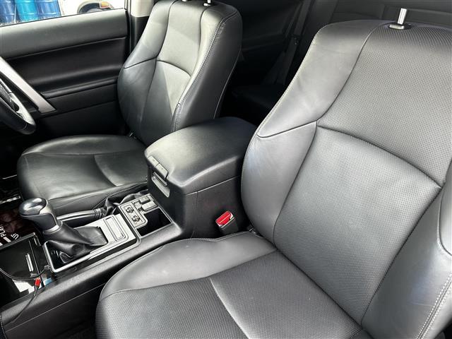 ランドクルーザープラド ＴＸ　Ｌパッケージ・ブラックエディション　メーカーオプションナビ　全方位カメラ　フルセグＴＶ　マルチテレインモニター　サンルーフ　アドミレイションエアロ（前後）　ＲＡＹＳ２０インチアルミホイール　コーナーセンサー　デジタルインナーミラー（21枚目）