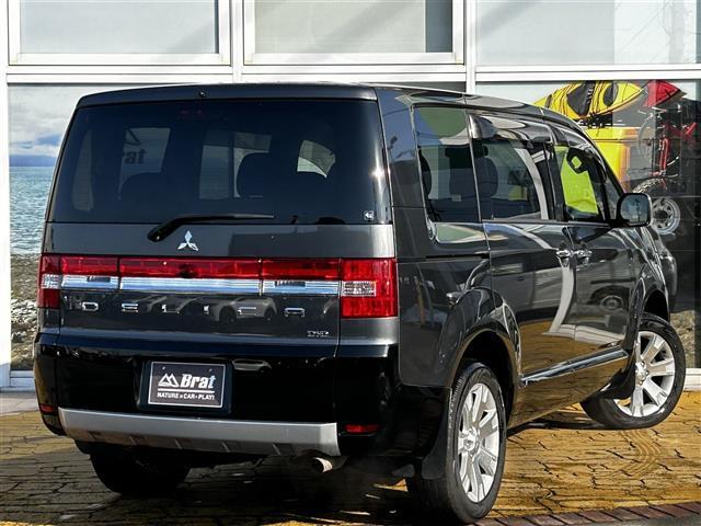 デリカＤ：５ Ｄ　プレミアム　純正ナビゲーション　ロックフォードサウンドシステム　フルセグＴＶ　フロント、左サイド、バックカメラ　両側パワースライドドア　パワーバックドア　前席シートヒーター　運転席パワーシート　ドライブレコーダー（8枚目）