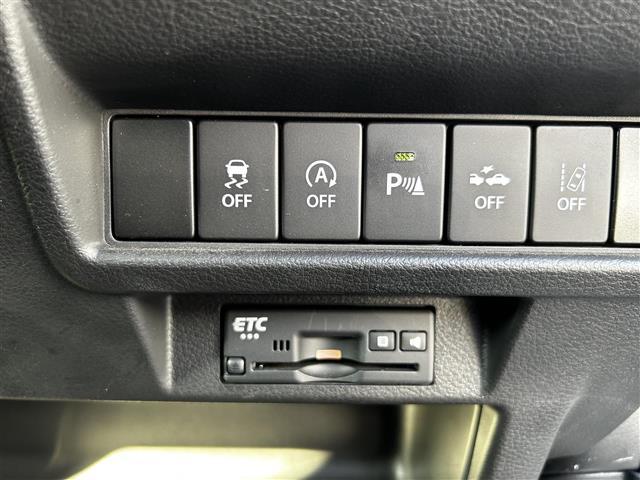 パナソニック８インチナビ　全方位カメラ　フルセグＴＶ　クルーズコントロール　ドアミラーヒーター　前席シートヒーター　ドライブレコーダー　ビルトインＥＴＣ　プッシュスタート　スマートキー