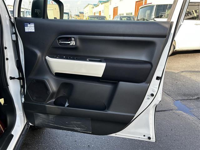 当店の車両は、一度入庫後当店スタッフの手によって一度加修をかけさせていただいております。ご成約頂きますと、専門スタッフによる外装仕上げと内装のクリーニングをさせていただきます。