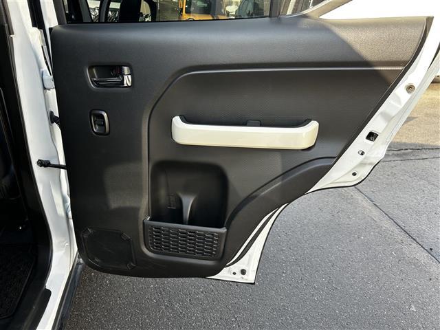 パナソニック８インチナビ　全方位カメラ　フルセグＴＶ　クルーズコントロール　ドアミラーヒーター　前席シートヒーター　ドライブレコーダー　ビルトインＥＴＣ　プッシュスタート　スマートキー