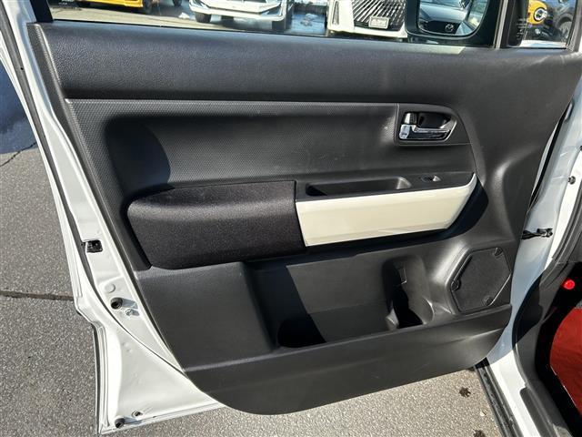 安心してカーライフを始めていただけるよう、納車前にディーラー整備工場や熟練メカニックが在籍する整備工場にて点検を行ない、必要な整備を実施。整備とアフターに特化しているからこそ、妥協はいたしません。