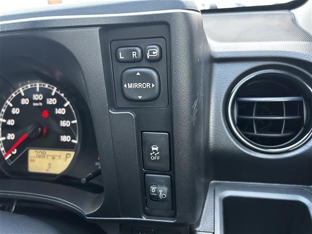 プロボックス Ｆ　純正ナビ　バックカメラ　フルセグＴＶ　プライバシーガラス　電動格納ドアミラー　アクセサリーコンセント　寒冷地仕様　充電用ＵＳＢ　キーレス　ＥＴＣ（18枚目）