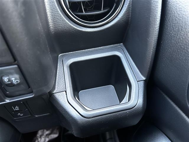 プロボックス Ｆ　純正ナビ　バックカメラ　フルセグＴＶ　プライバシーガラス　電動格納ドアミラー　アクセサリーコンセント　寒冷地仕様　充電用ＵＳＢ　キーレス　ＥＴＣ（19枚目）