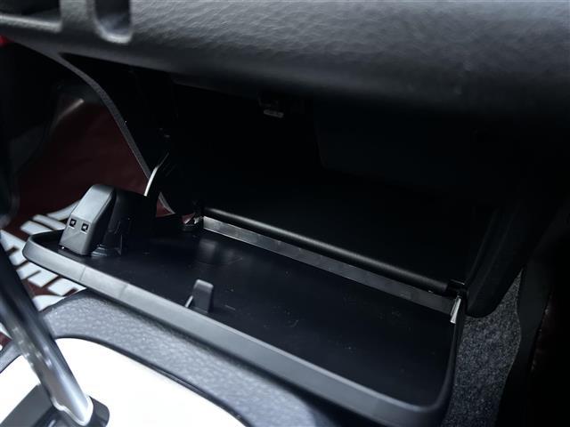 プロボックス Ｆ　純正ナビ　バックカメラ　フルセグＴＶ　プライバシーガラス　電動格納ドアミラー　アクセサリーコンセント　寒冷地仕様　充電用ＵＳＢ　キーレス　ＥＴＣ（34枚目）