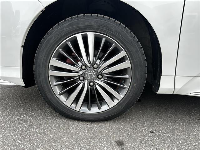 オデッセイ アブソルート・ホンダセンシング　ワンオーナー　純正９インチプレミアムインターナビ　バックカメラ　フルセグＴＶ　フリップダウンモニター　両側パワースライドドア　運転席パワーシート　純正エンジンスターター（9枚目）