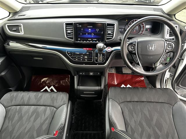 オデッセイ アブソルート・ホンダセンシング　ワンオーナー　純正９インチプレミアムインターナビ　バックカメラ　フルセグＴＶ　フリップダウンモニター　両側パワースライドドア　運転席パワーシート　純正エンジンスターター（10枚目）