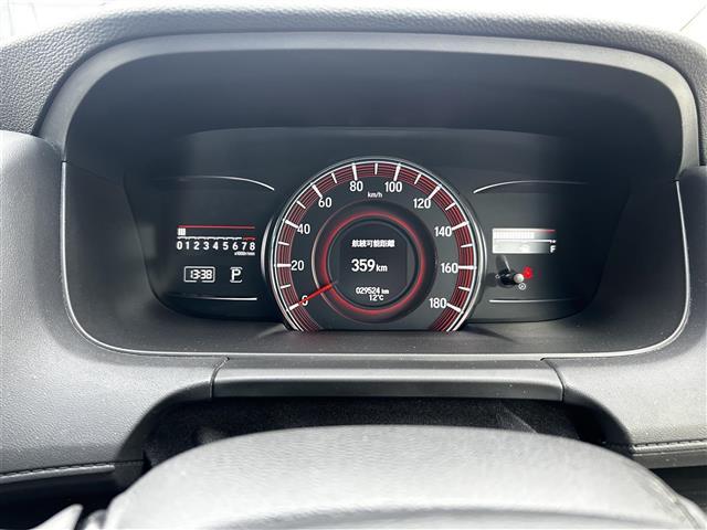 オデッセイ アブソルート・ホンダセンシング　ワンオーナー　純正９インチプレミアムインターナビ　バックカメラ　フルセグＴＶ　フリップダウンモニター　両側パワースライドドア　運転席パワーシート　純正エンジンスターター（16枚目）