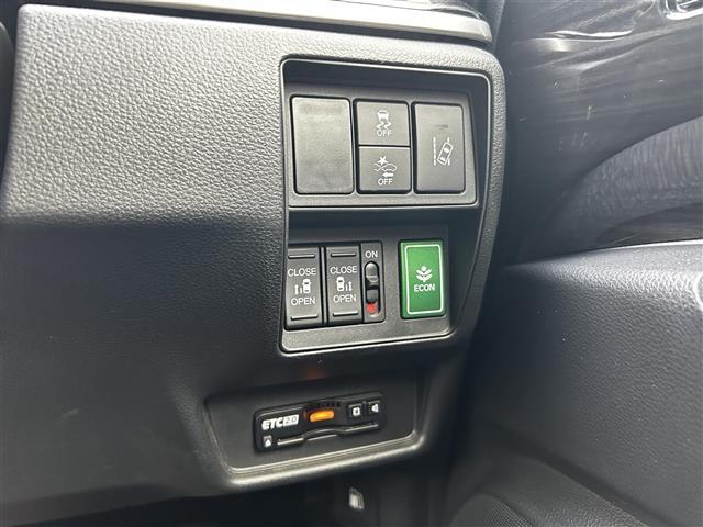 オデッセイ アブソルート・ホンダセンシング　ワンオーナー　純正９インチプレミアムインターナビ　バックカメラ　フルセグＴＶ　フリップダウンモニター　両側パワースライドドア　運転席パワーシート　純正エンジンスターター（17枚目）