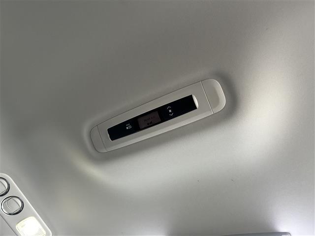 オデッセイ アブソルート・ホンダセンシング　ワンオーナー　純正９インチプレミアムインターナビ　バックカメラ　フルセグＴＶ　フリップダウンモニター　両側パワースライドドア　運転席パワーシート　純正エンジンスターター（19枚目）