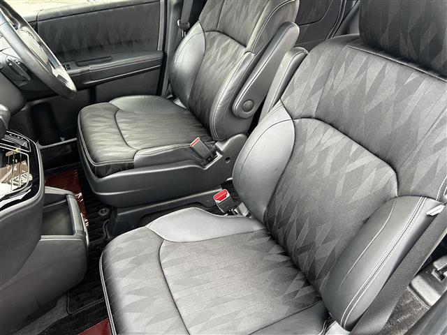 オデッセイ アブソルート・ホンダセンシング　ワンオーナー　純正９インチプレミアムインターナビ　バックカメラ　フルセグＴＶ　フリップダウンモニター　両側パワースライドドア　運転席パワーシート　純正エンジンスターター（24枚目）