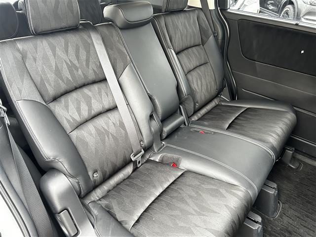 オデッセイ アブソルート・ホンダセンシング　ワンオーナー　純正９インチプレミアムインターナビ　バックカメラ　フルセグＴＶ　フリップダウンモニター　両側パワースライドドア　運転席パワーシート　純正エンジンスターター（26枚目）